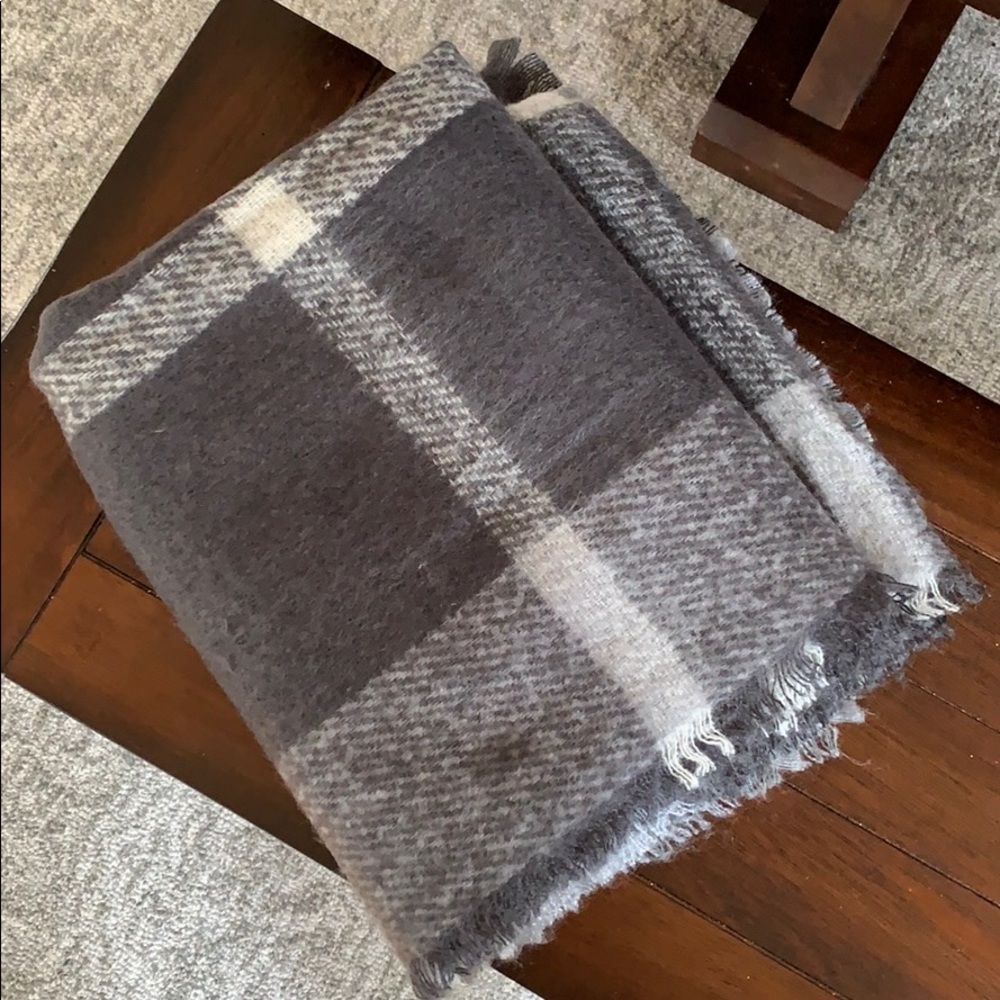 Lauren by Ralph Lauren scarf